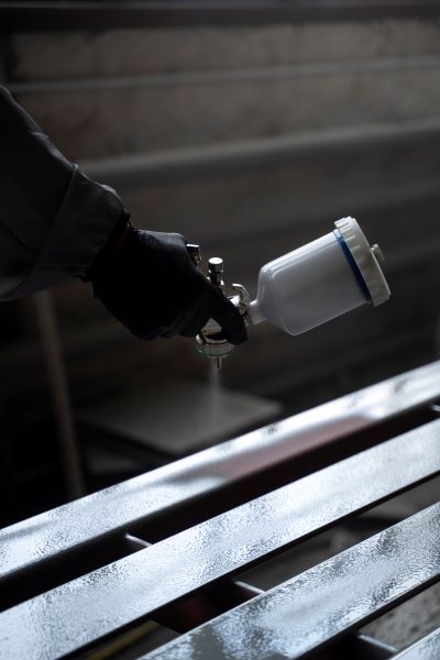 Fast curing systems/Sprayable high track adhesives